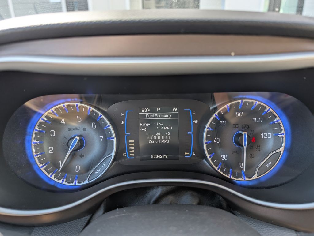 2017 Chrysler Pacifica Image 36