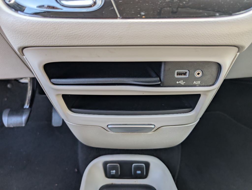 2017 Chrysler Pacifica Image 39