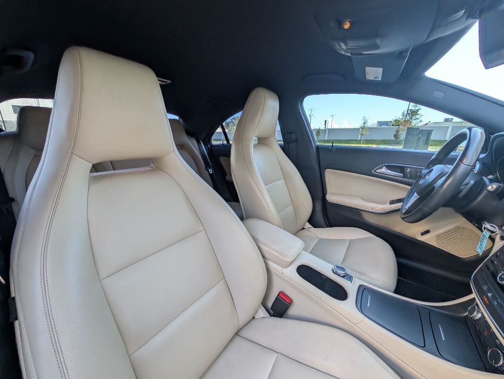 2014 Mercedes-Benz CLA-Class Image 24