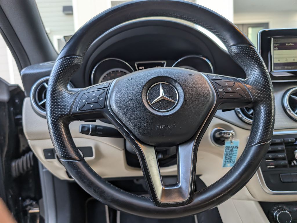 2014 Mercedes-Benz CLA-Class Image 28