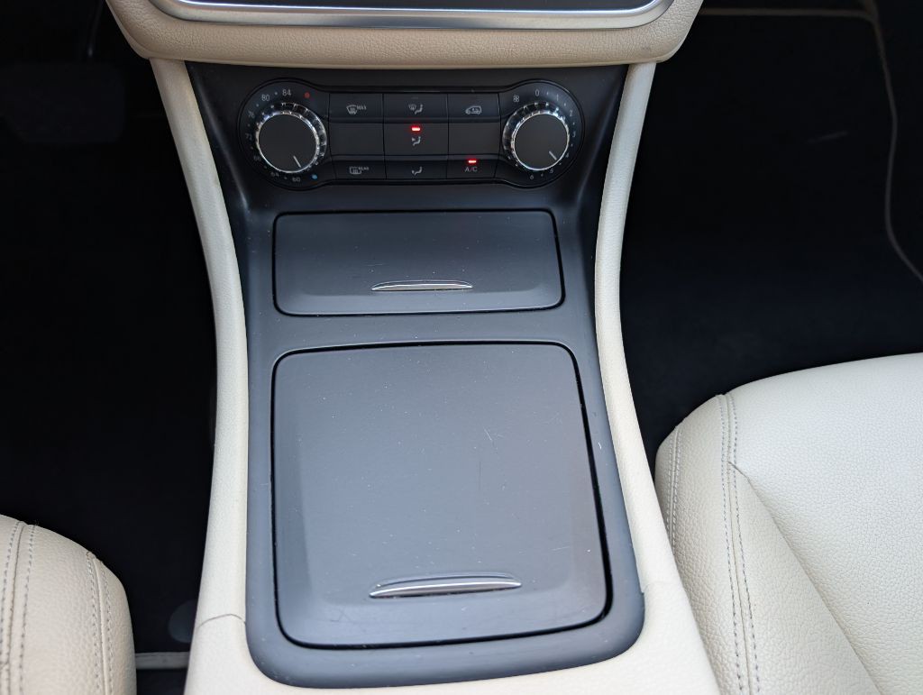2014 Mercedes-Benz CLA-Class Image 31