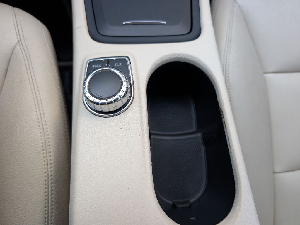 2014 Mercedes-Benz CLA-Class Image 33