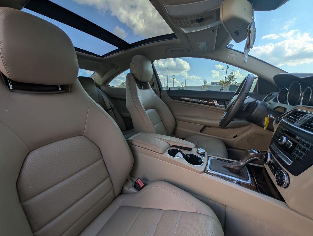2014 Mercedes-Benz C-Class Image 17