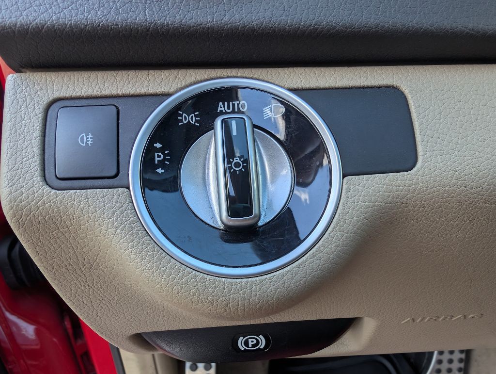 2014 Mercedes-Benz C-Class Image 23