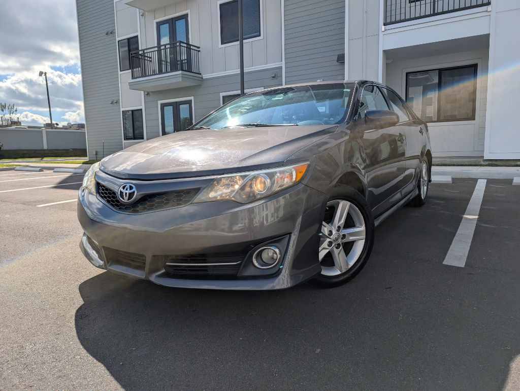 2014 Toyota Camry Image 1