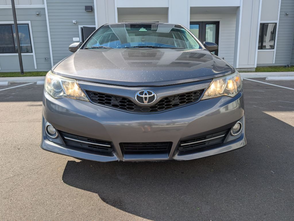 2014 Toyota Camry Image 3