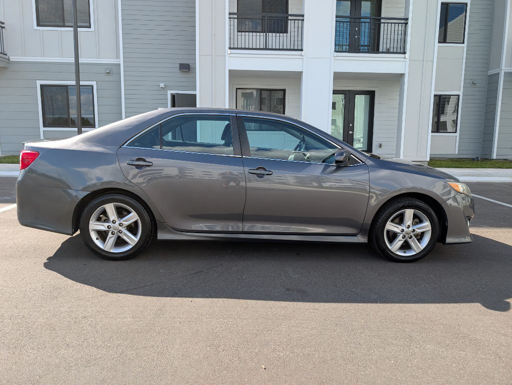 2014 Toyota Camry Image 6