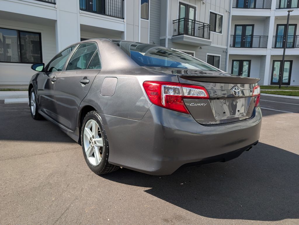 2014 Toyota Camry Image 10