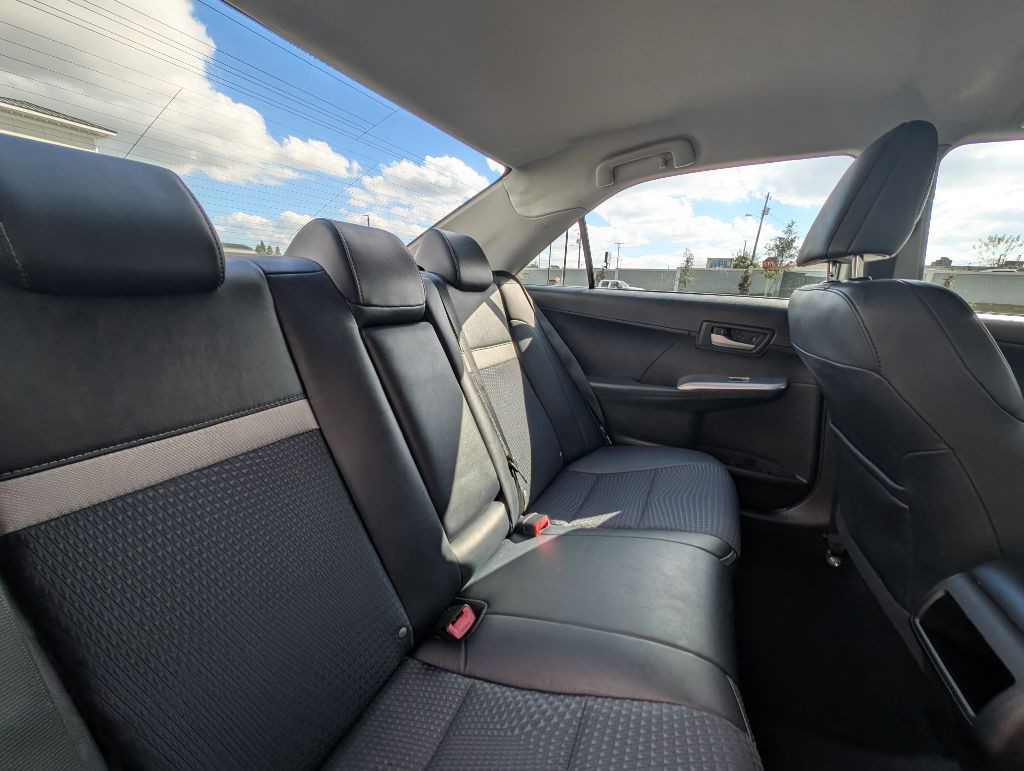 2014 Toyota Camry Image 23