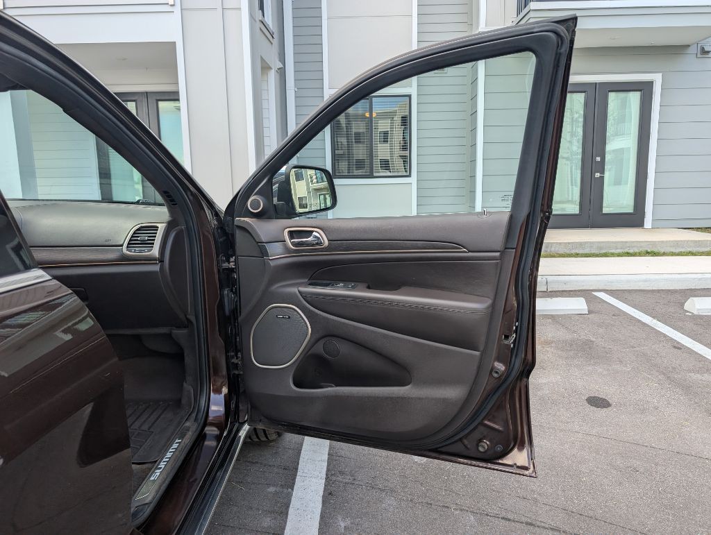 2015 Jeep Grand Cherokee Image 24