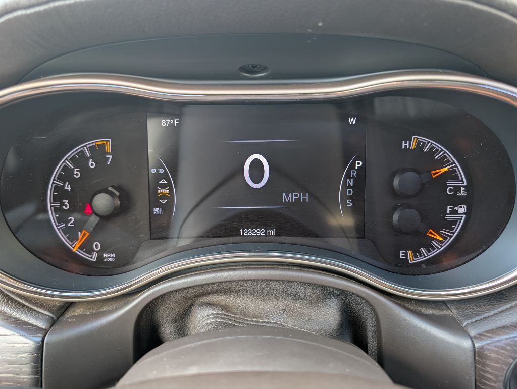 2015 Jeep Grand Cherokee Image 34