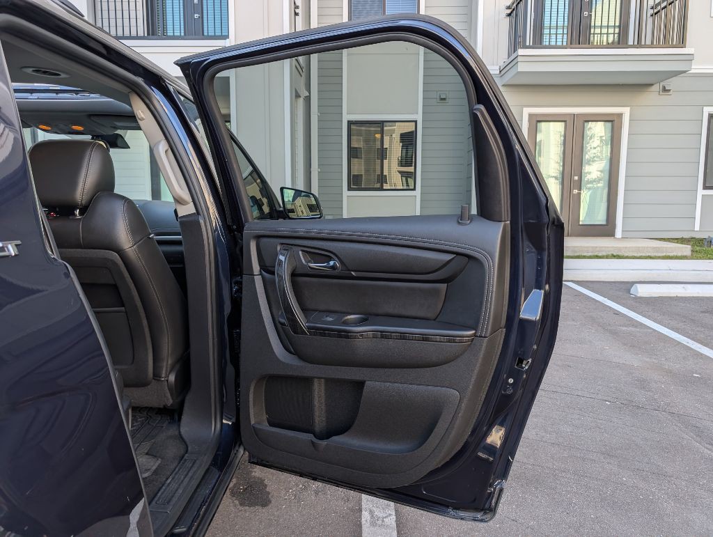 2017 GMC Acadia Image 24