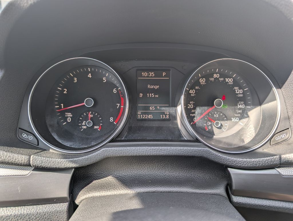 2017 Volkswagen Passat Image 32