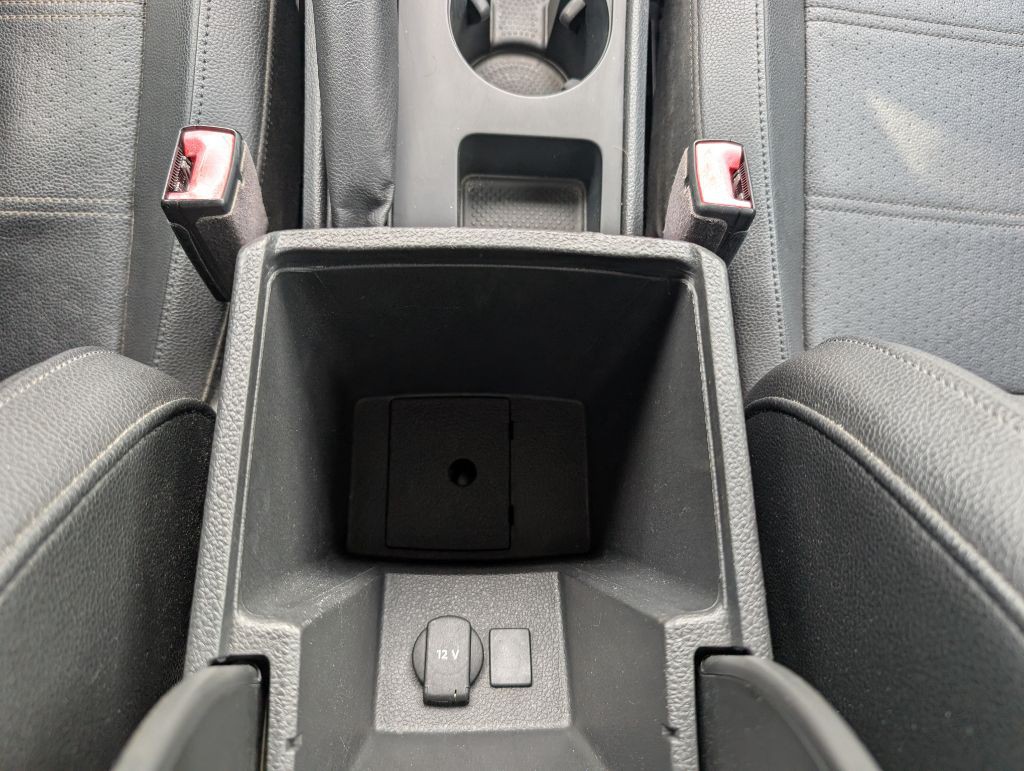 2017 Volkswagen Passat Image 39