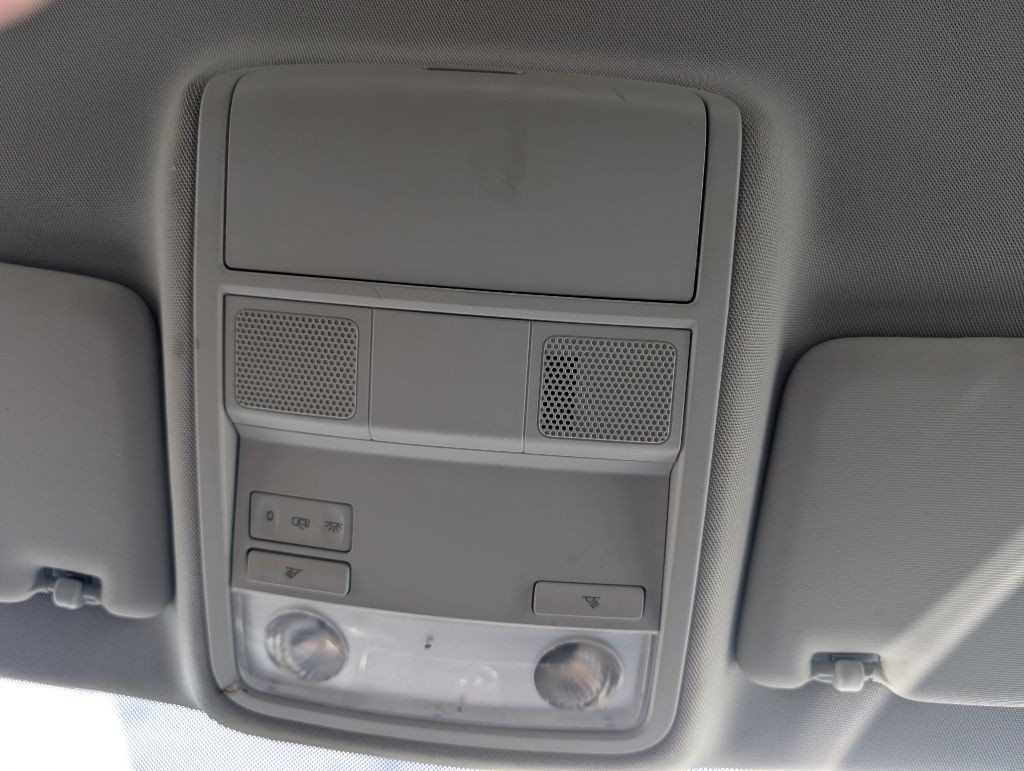 2017 Volkswagen Passat Image 40