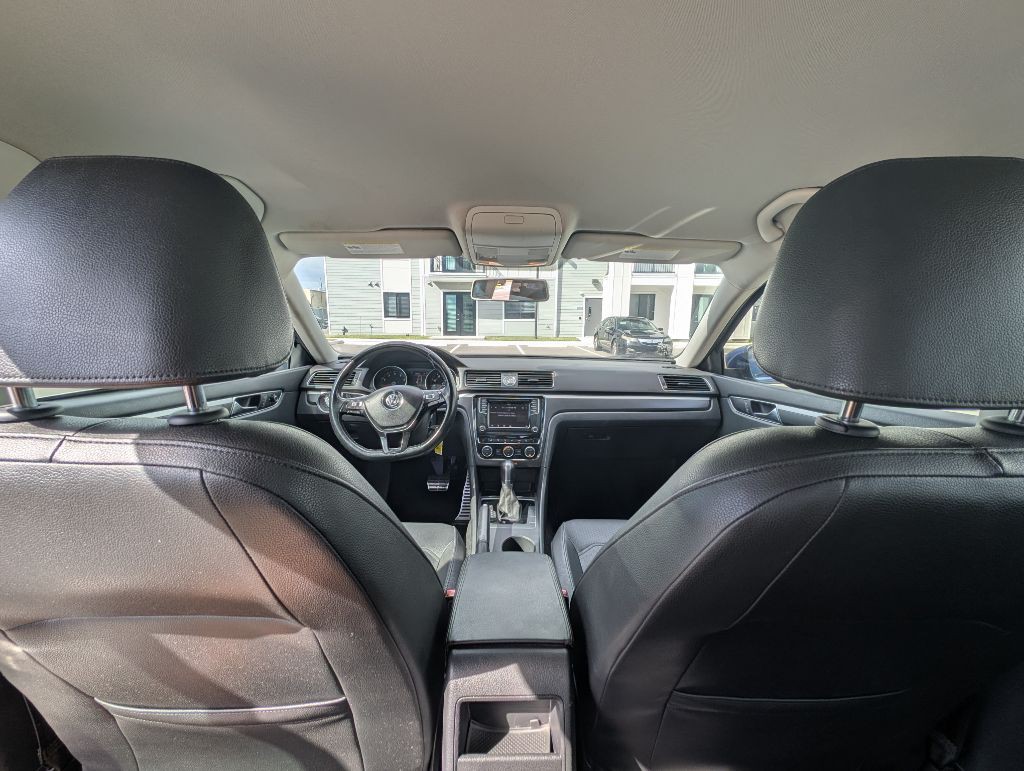 2017 Volkswagen Passat Image 43