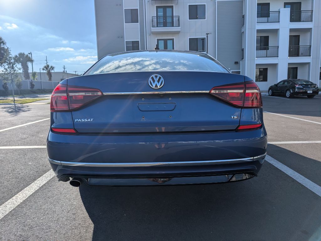 2017 Volkswagen Passat Image 8