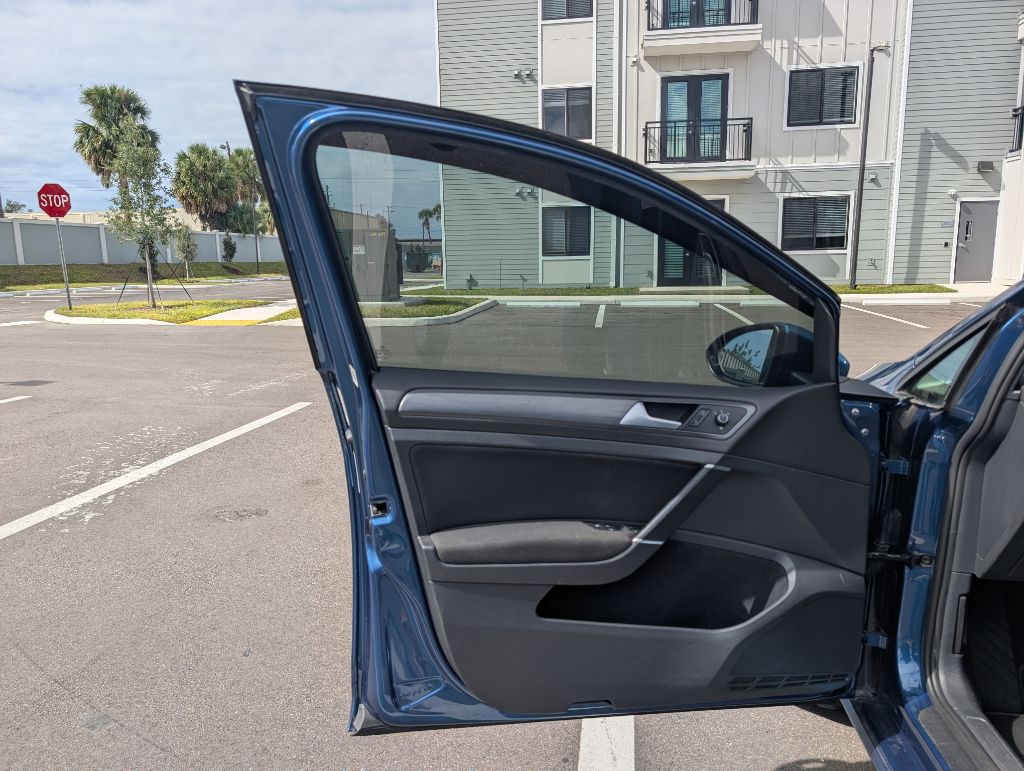 2019 Volkswagen Golf Image 11