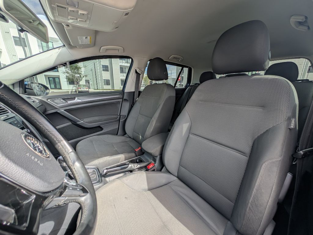 2019 Volkswagen Golf Image 13