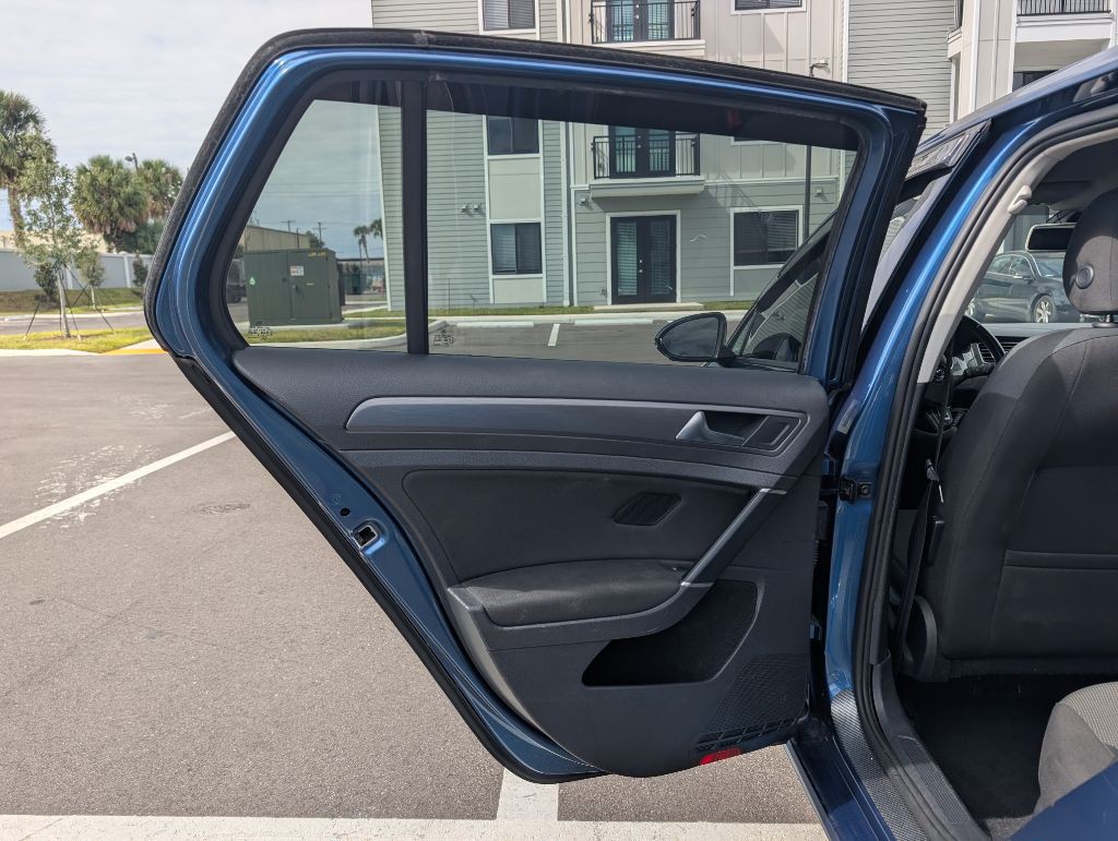2019 Volkswagen Golf Image 14