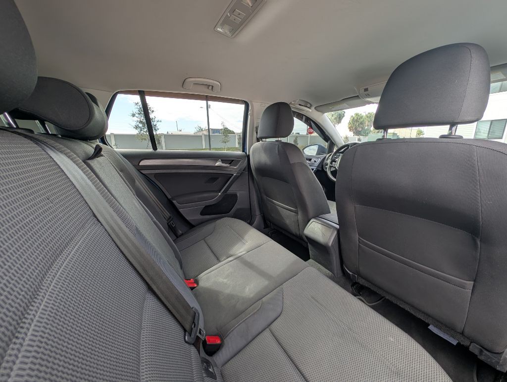 2019 Volkswagen Golf Image 18