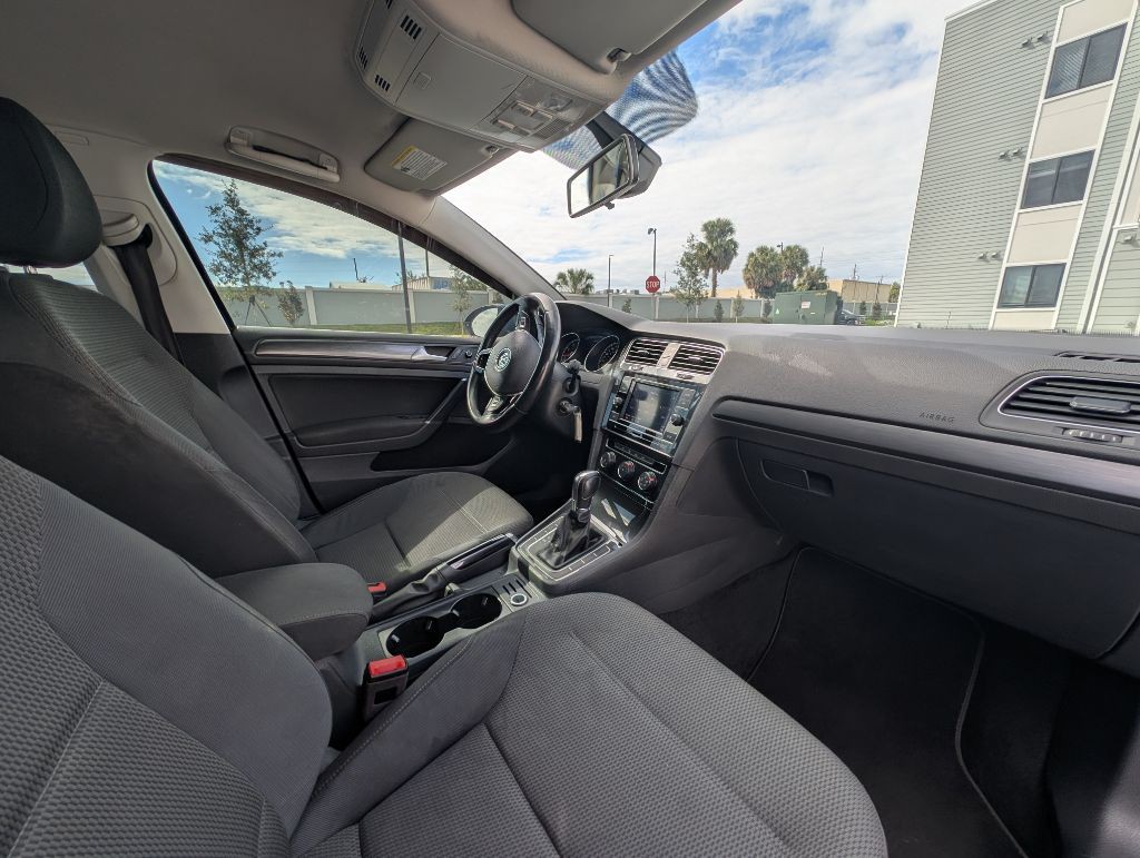 2019 Volkswagen Golf Image 21