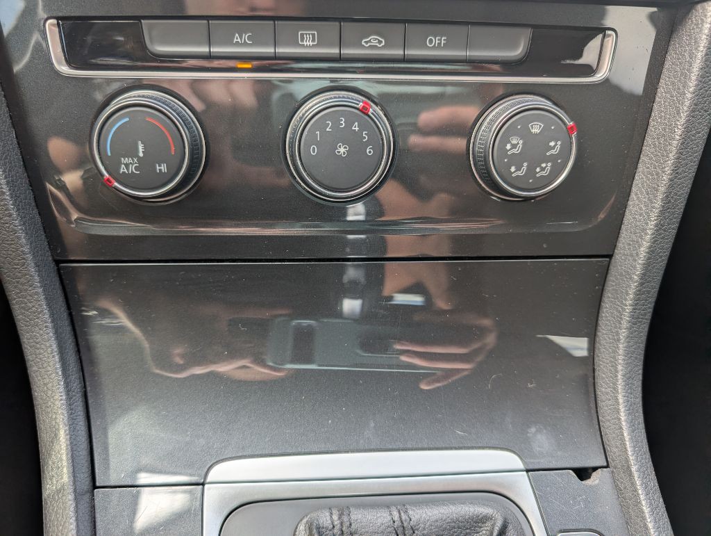 2019 Volkswagen Golf Image 33