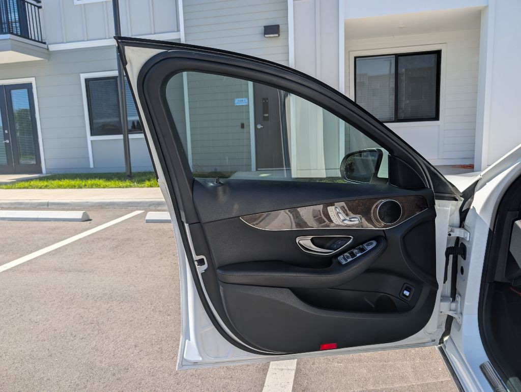 2018 Mercedes-Benz C-Class Image 13