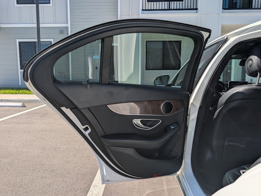 2018 Mercedes-Benz C-Class Image 16