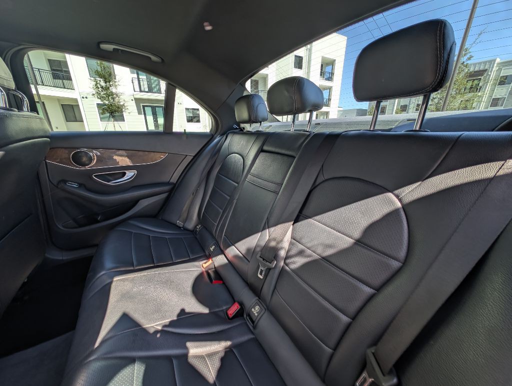 2018 Mercedes-Benz C-Class Image 18