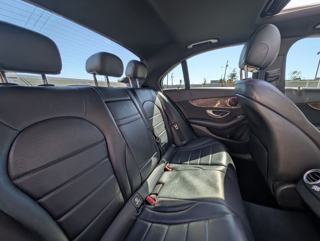 2018 Mercedes-Benz C-Class Image 21