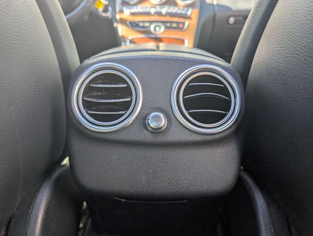 2018 Mercedes-Benz C-Class Image 27