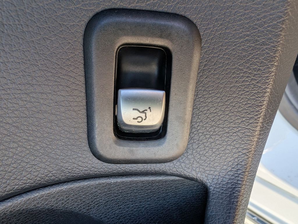 2018 Mercedes-Benz C-Class Image 29