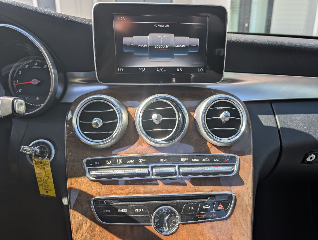 2018 Mercedes-Benz C-Class Image 32