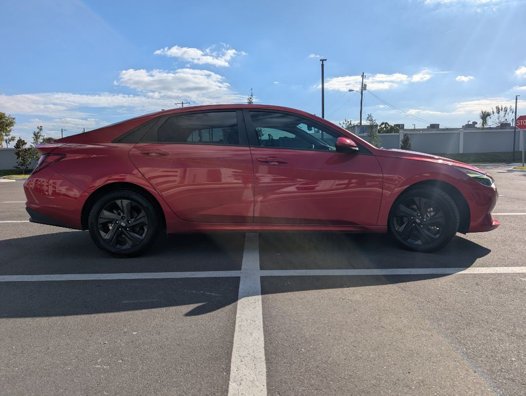 2022 Hyundai Elantra Image 5