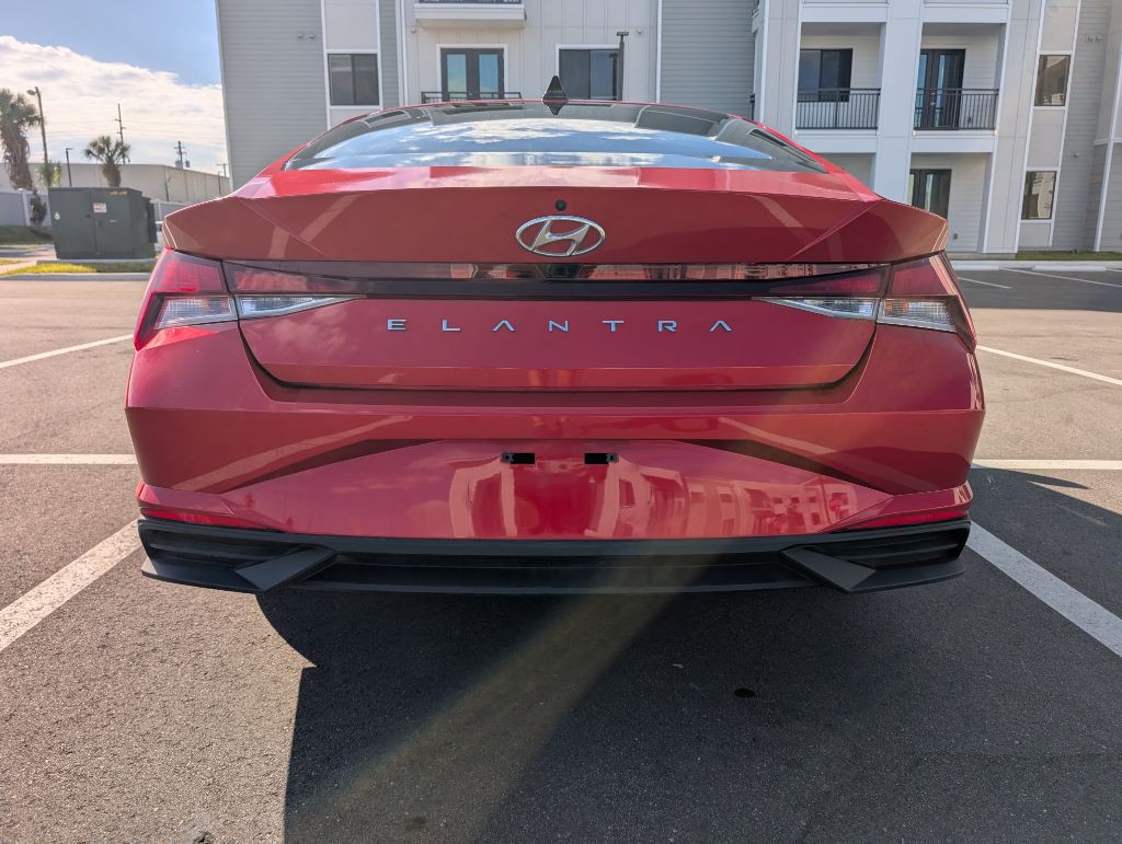 2022 Hyundai Elantra Image 8