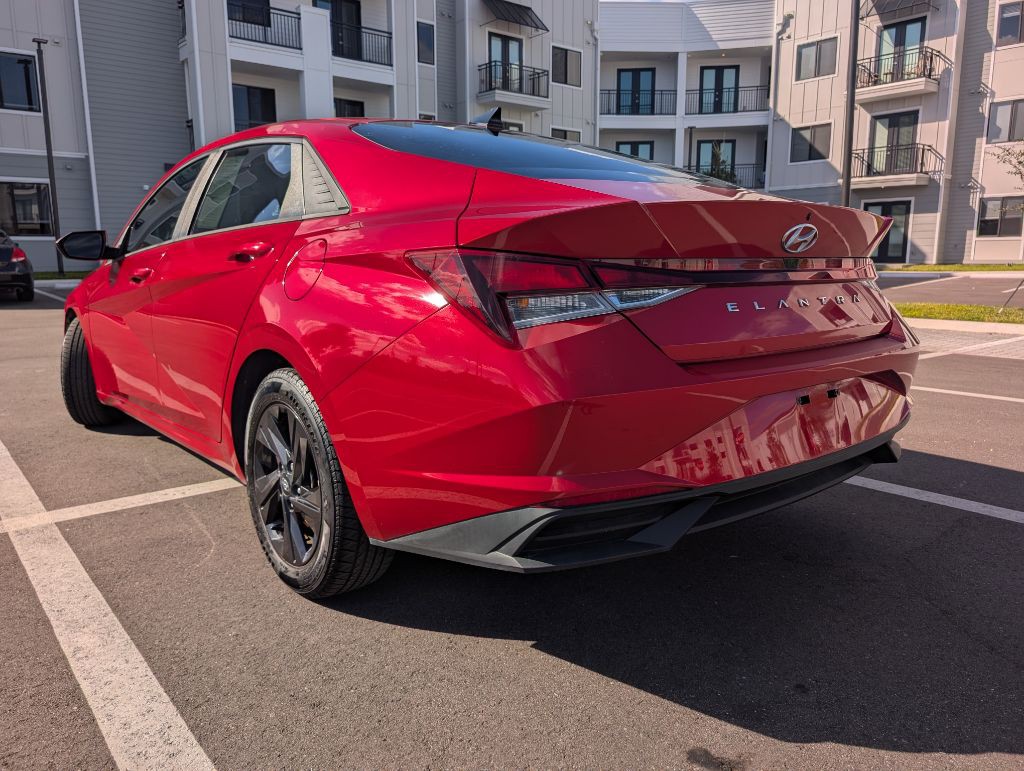2022 Hyundai Elantra Image 10