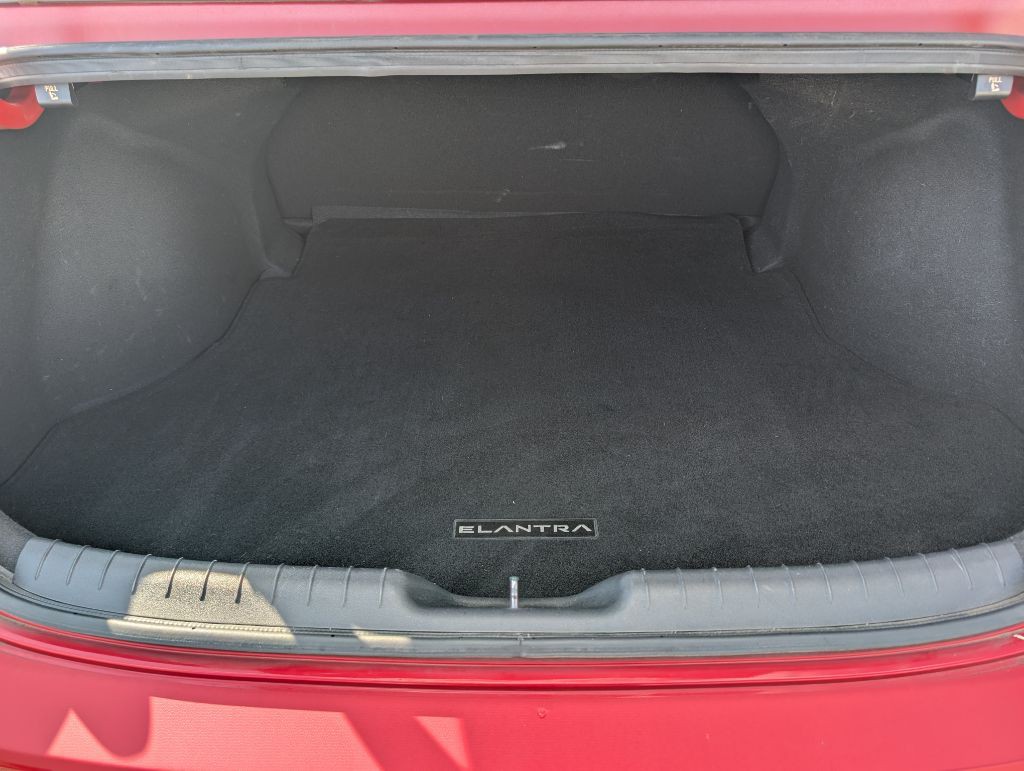 2022 Hyundai Elantra Image 11
