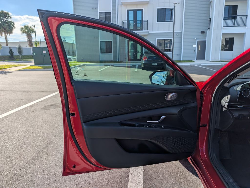 2022 Hyundai Elantra Image 14