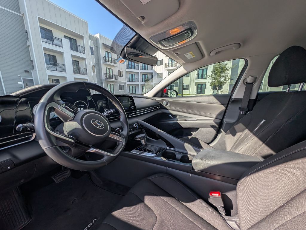 2022 Hyundai Elantra Image 15
