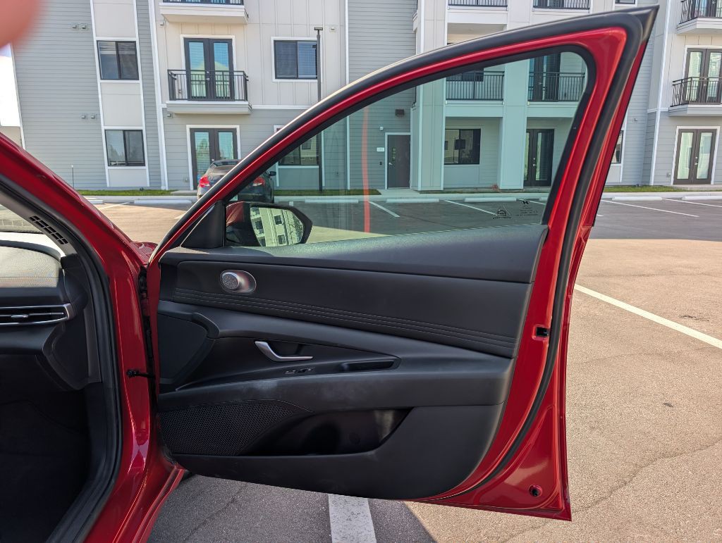 2022 Hyundai Elantra Image 23