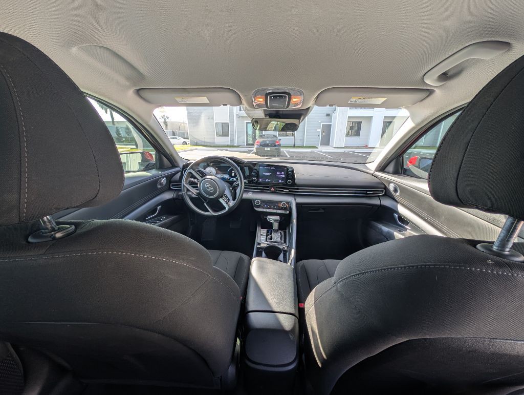 2022 Hyundai Elantra Image 26