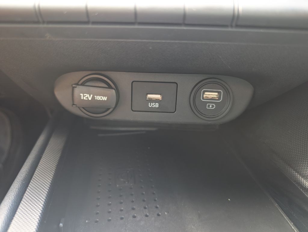 2022 Hyundai Elantra Image 34