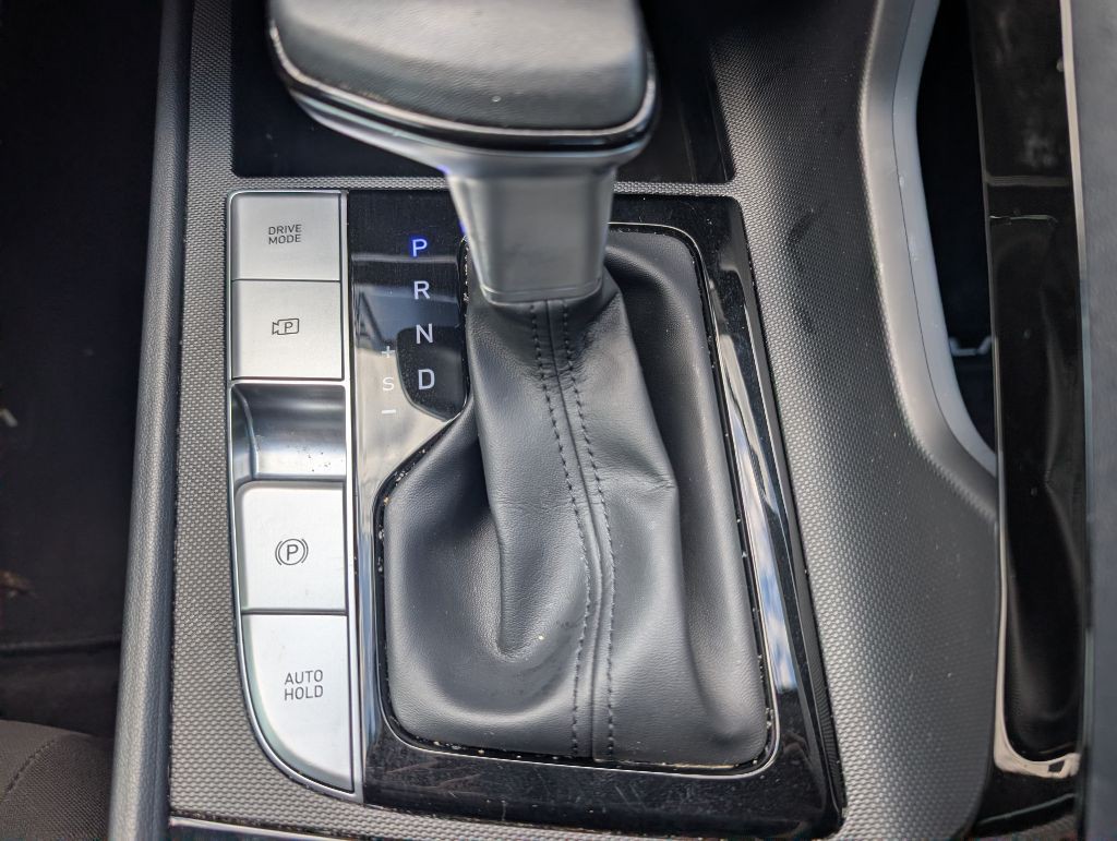 2022 Hyundai Elantra Image 35