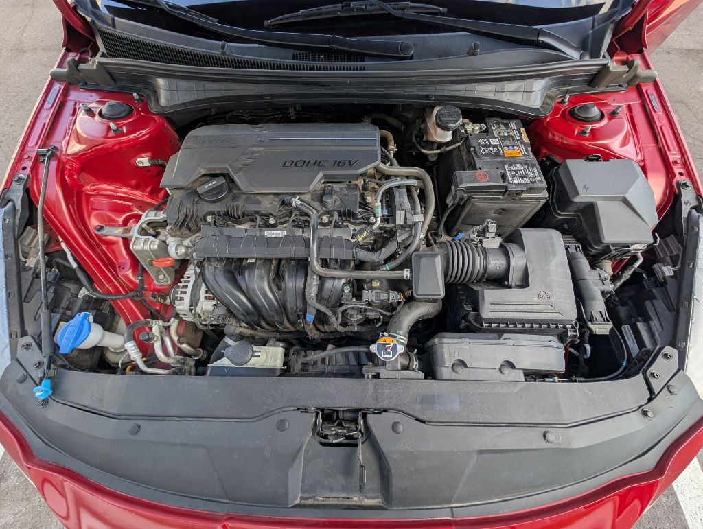 2022 Hyundai Elantra Image 43