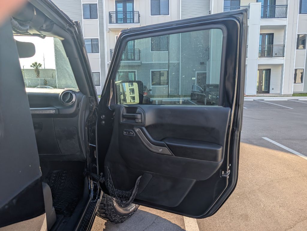 2017 Jeep Wrangler Image 16