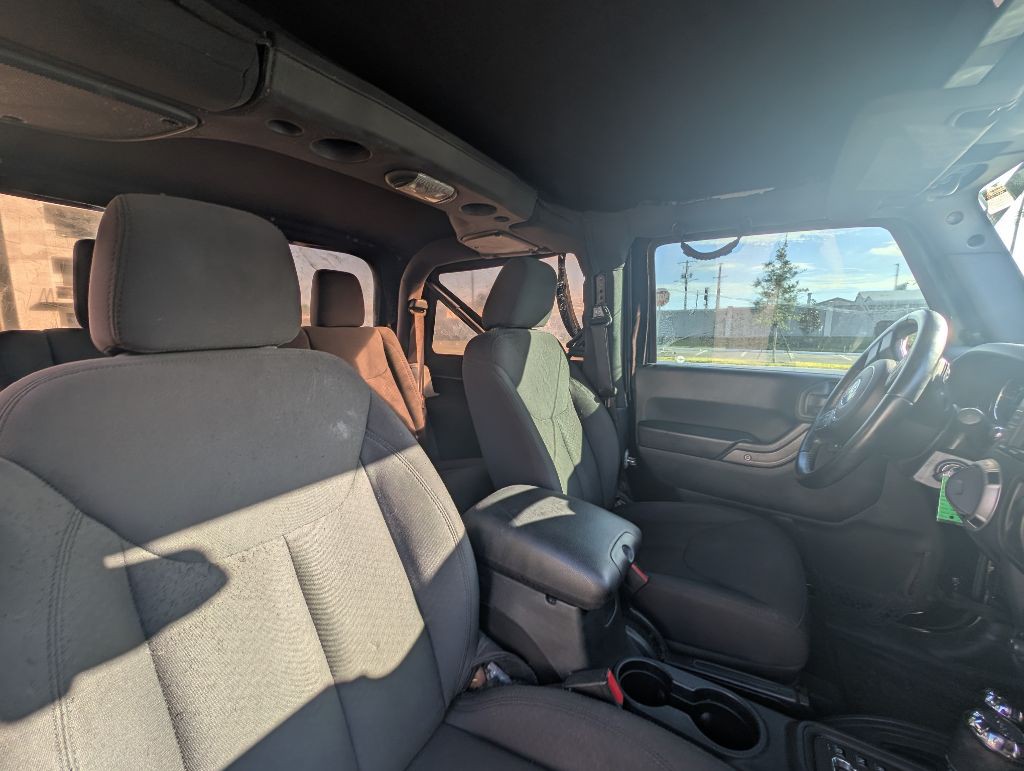 2017 Jeep Wrangler Image 18