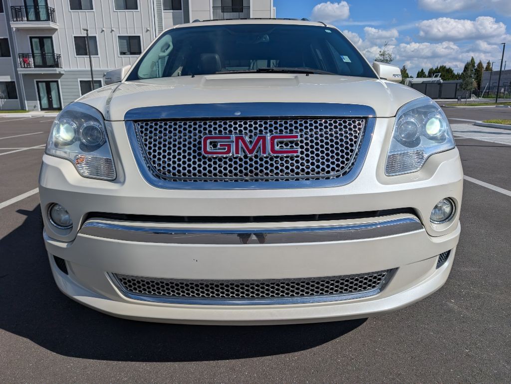 2012 GMC Acadia Image 2