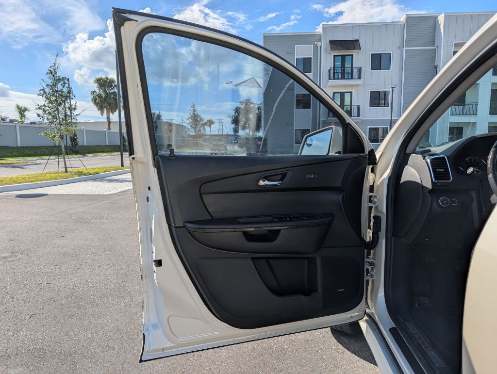 2012 GMC Acadia Image 16