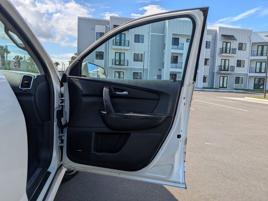 2012 GMC Acadia Image 27